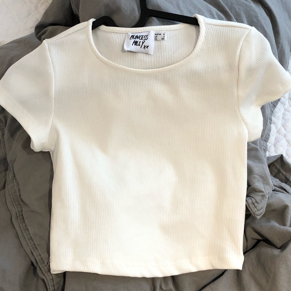 “el basico” white princess polly tee